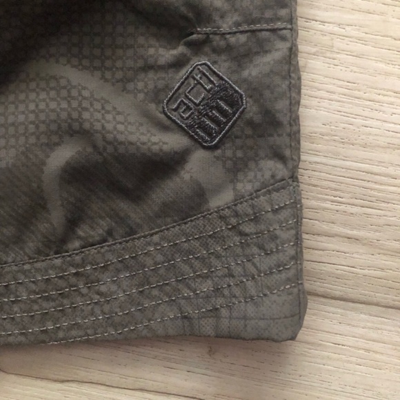 Salomon Women's Cargo Shorts - Dark Olive - Picture 5 of 10
